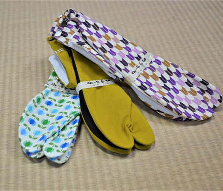 Tabi của cửa hàng Mukojima Myogaya 155 năm tuổi ở Tokyo.